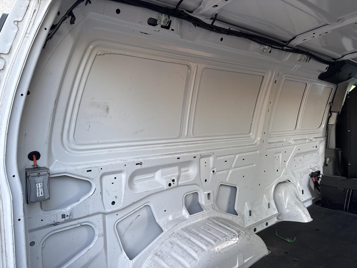 2013 Ford E-150 photo 8