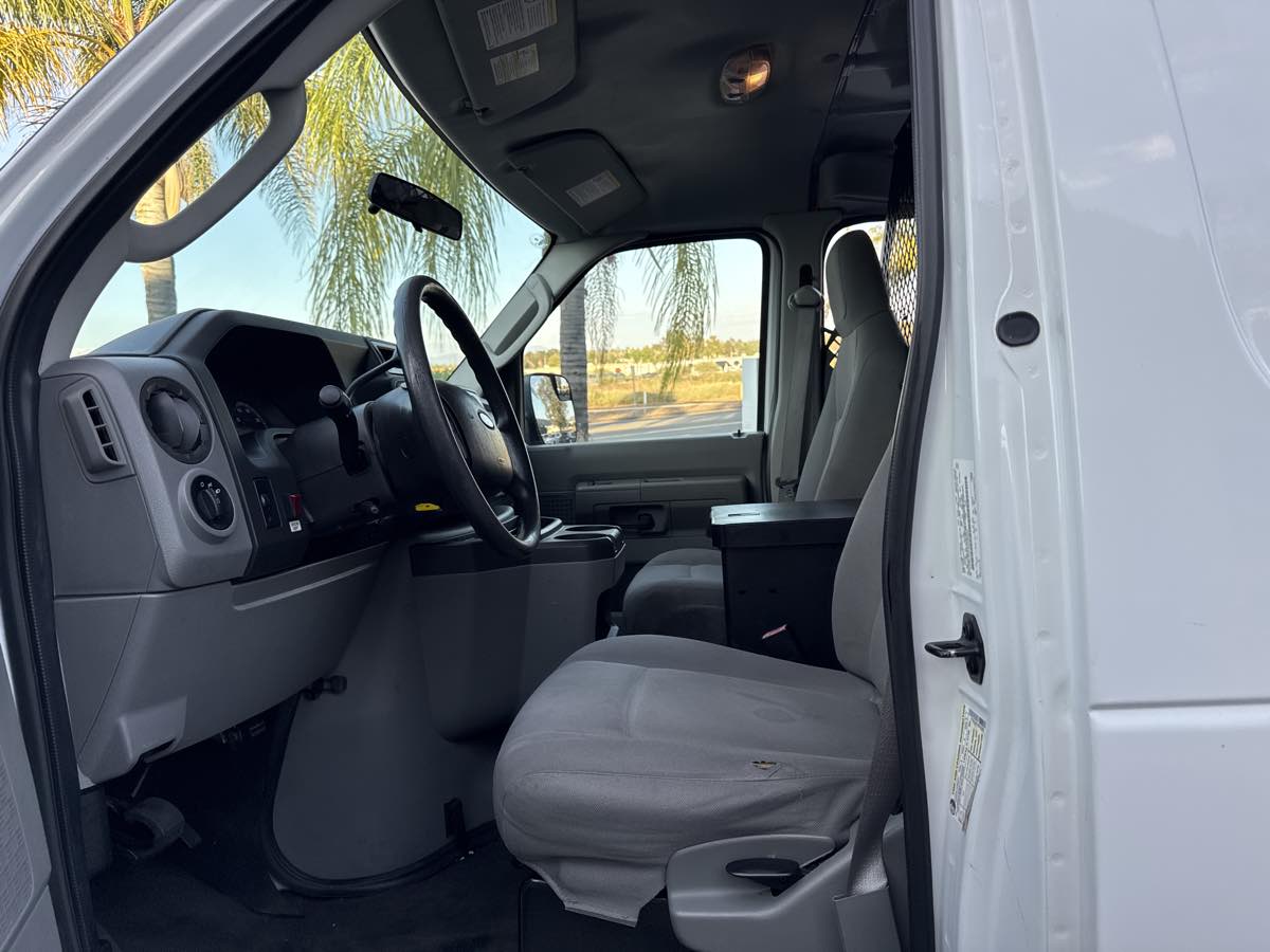 2013 Ford E-Series Econoline Van Commercial - Photo 13