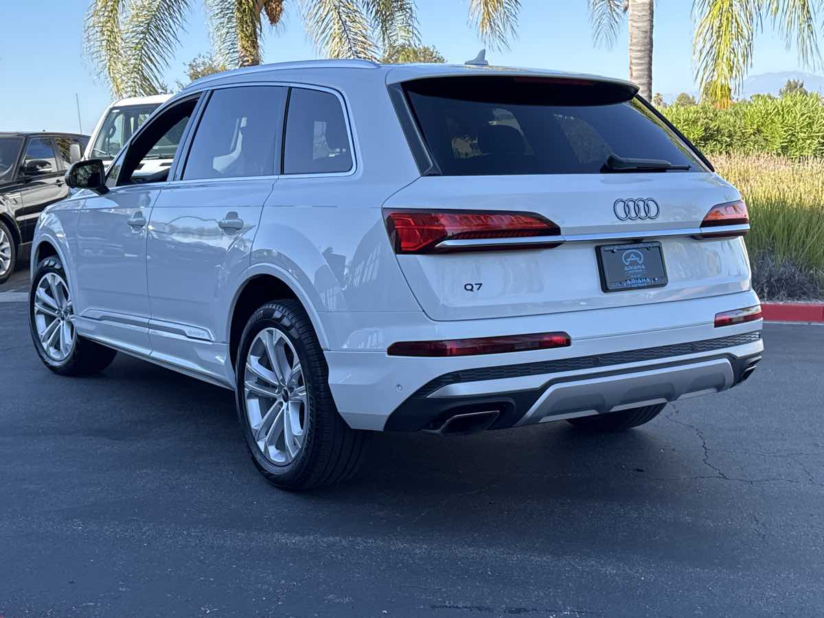 2025 Audi Q7 Premium Plus - Photo 4