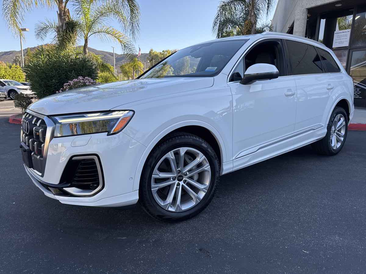 2025 Audi Q7 Premium Plus - Photo 11