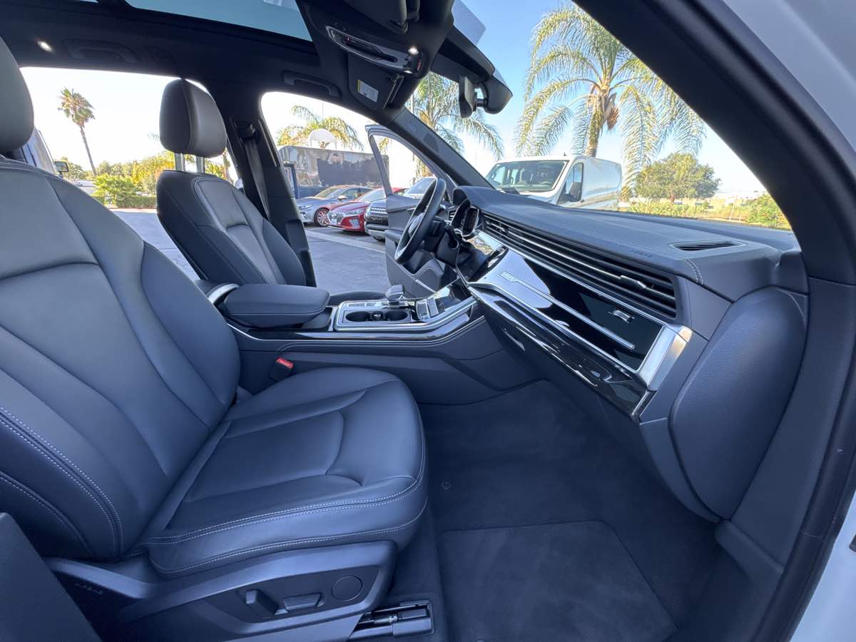 2025 Audi Q7 Premium Plus - Photo 29