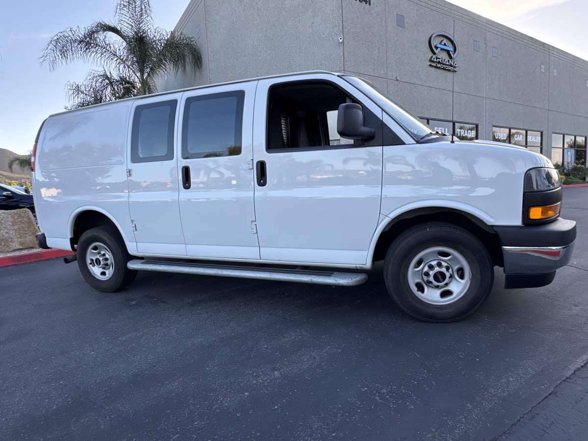 2023 Gmc Savana Cargo 2500 photo 9