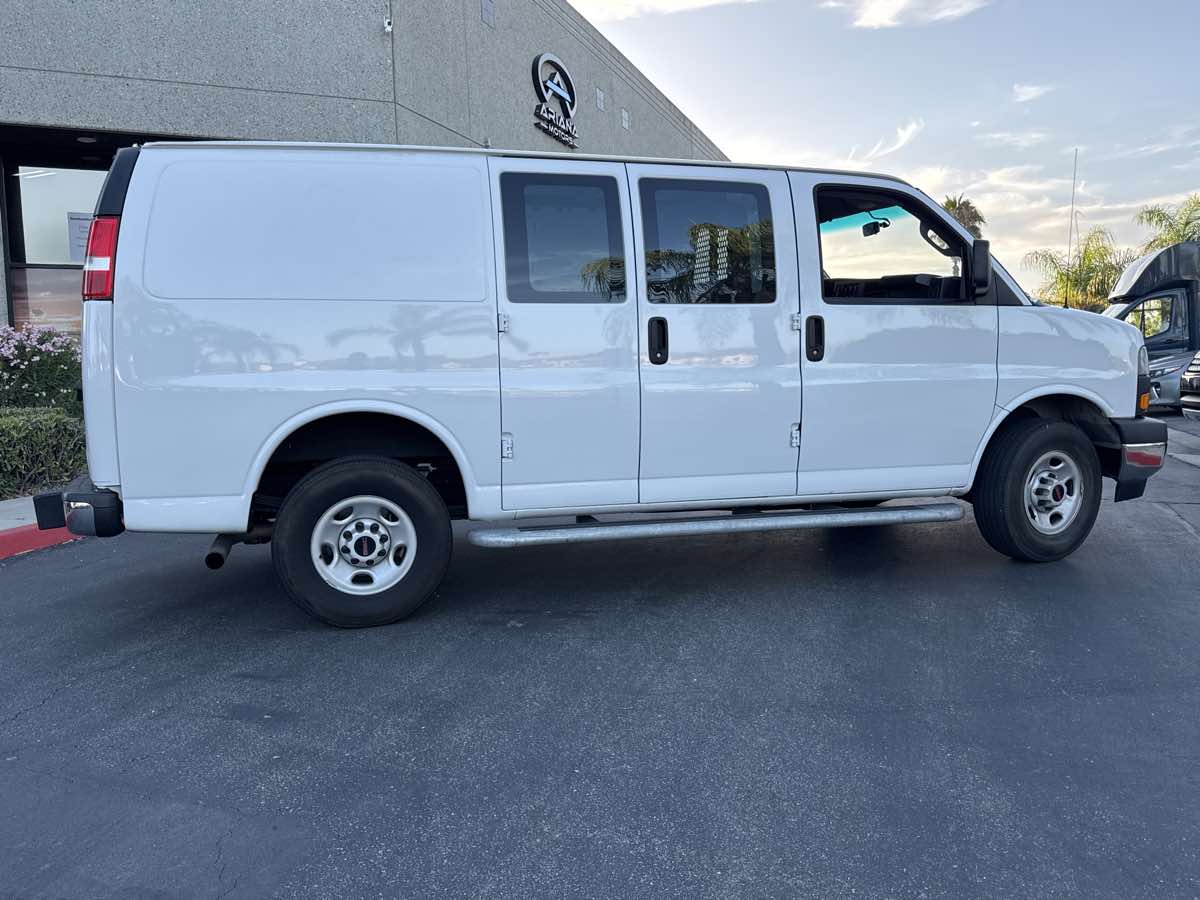 2023 Gmc Savana Cargo 2500 photo 5