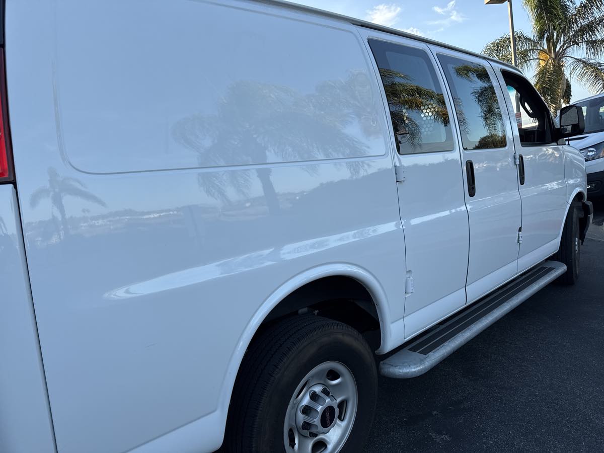 2023 Gmc Savana Cargo 2500 photo 4