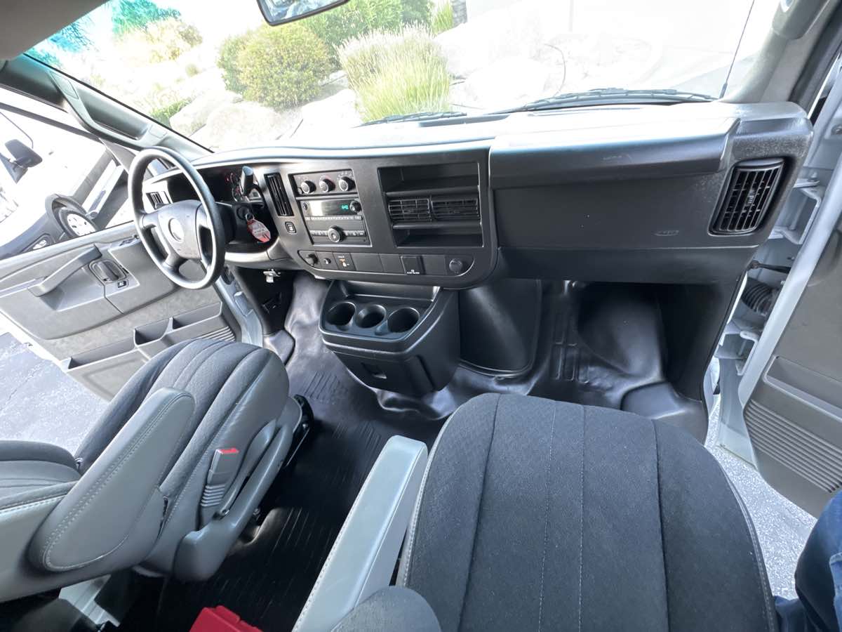 2023 Gmc Savana Cargo 2500 photo 14