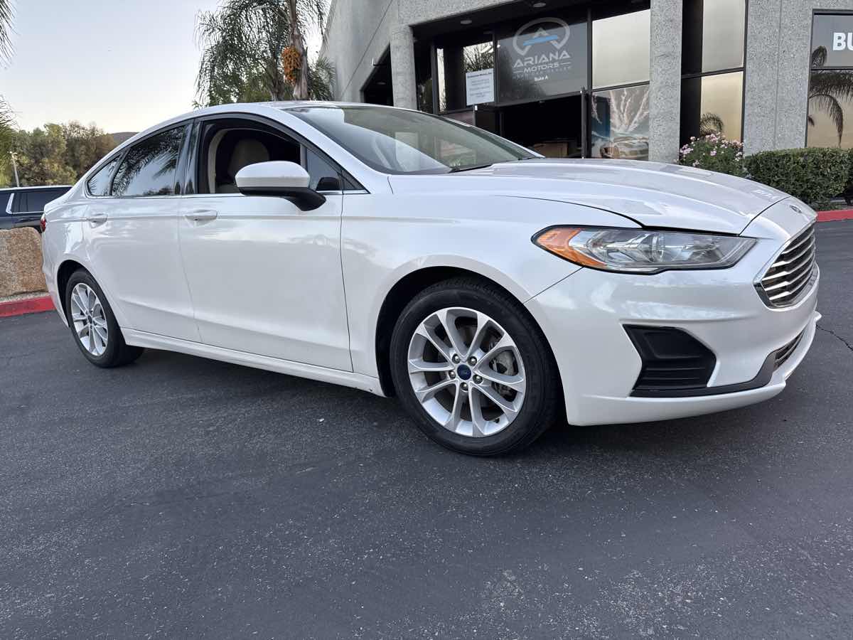 2020 Ford Fusion Hybrid SE photo 9