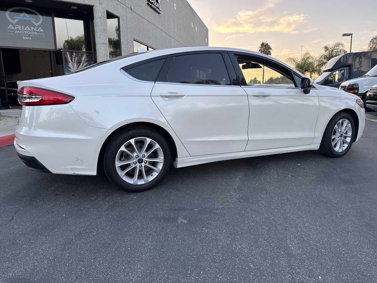 2020 Ford Fusion Hybrid SE photo 4