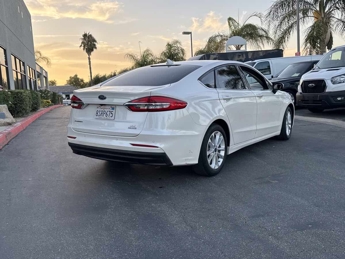 2020 Ford Fusion Hybrid SE photo 6