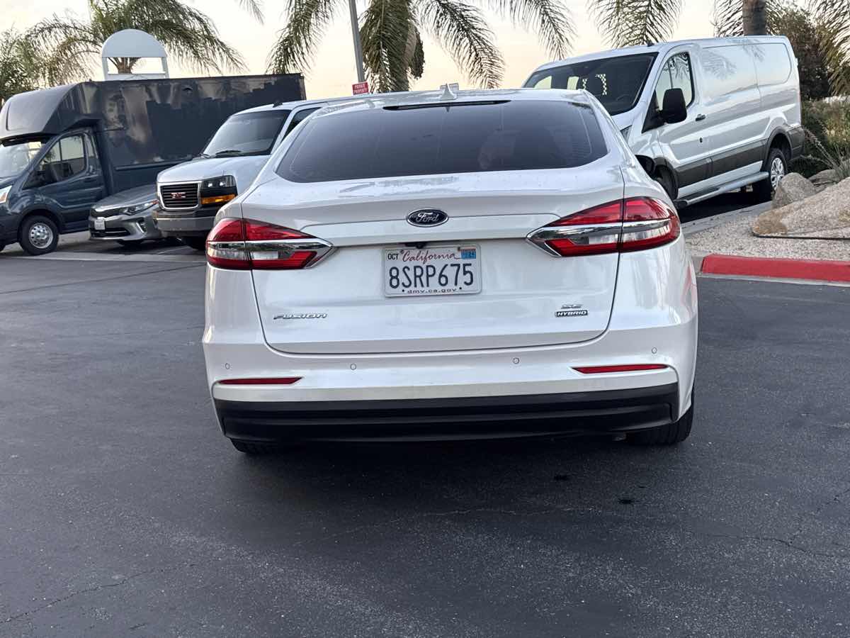 2020 Ford Fusion Hybrid SE photo 11