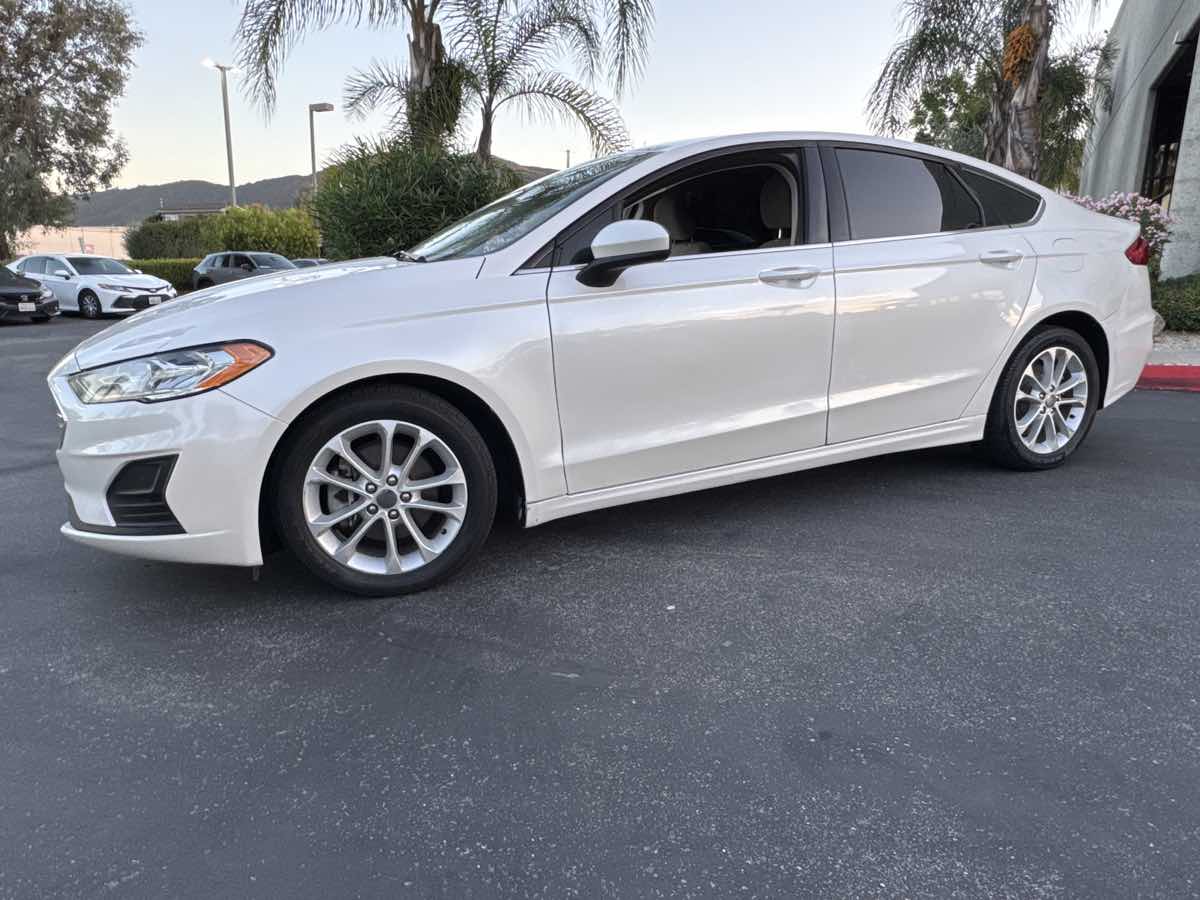 2020 Ford Fusion Hybrid SE photo 8