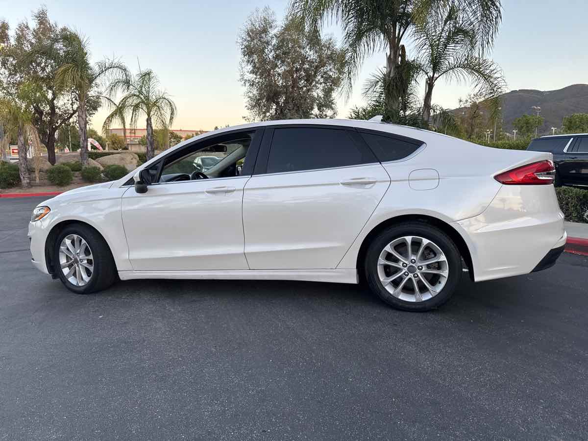2020 Ford Fusion Hybrid SE photo 15
