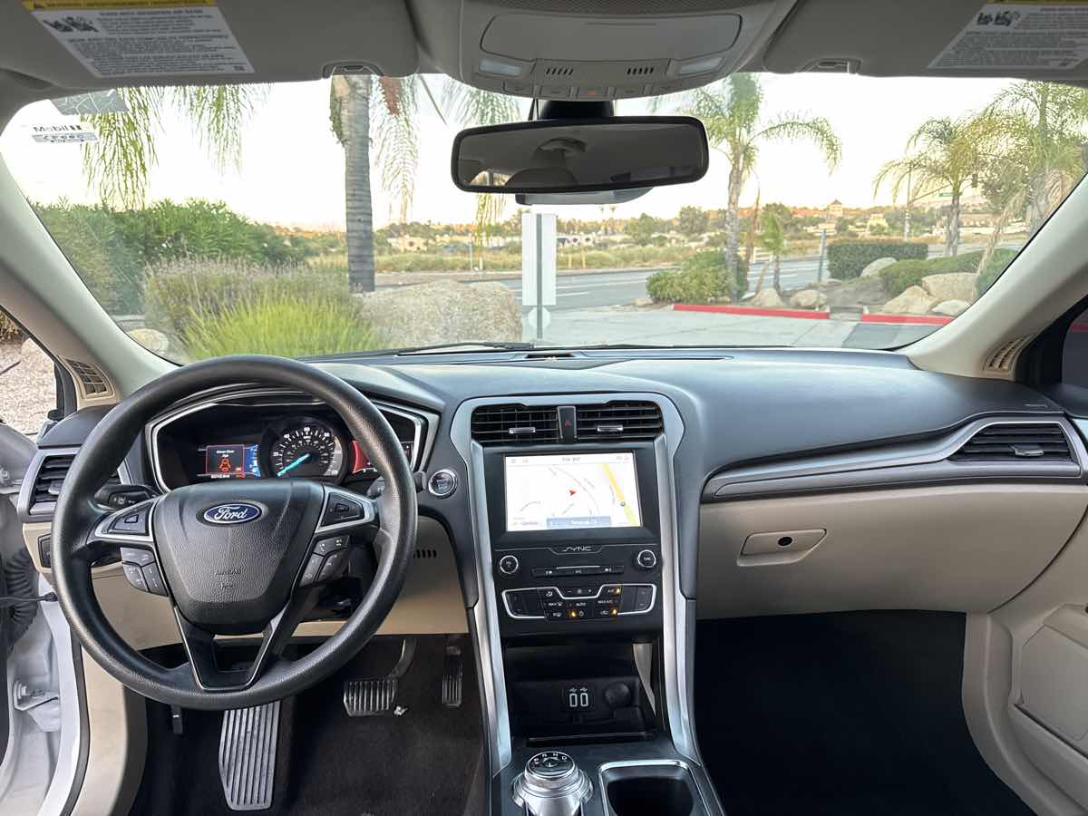 2020 Ford Fusion Hybrid SE photo 5