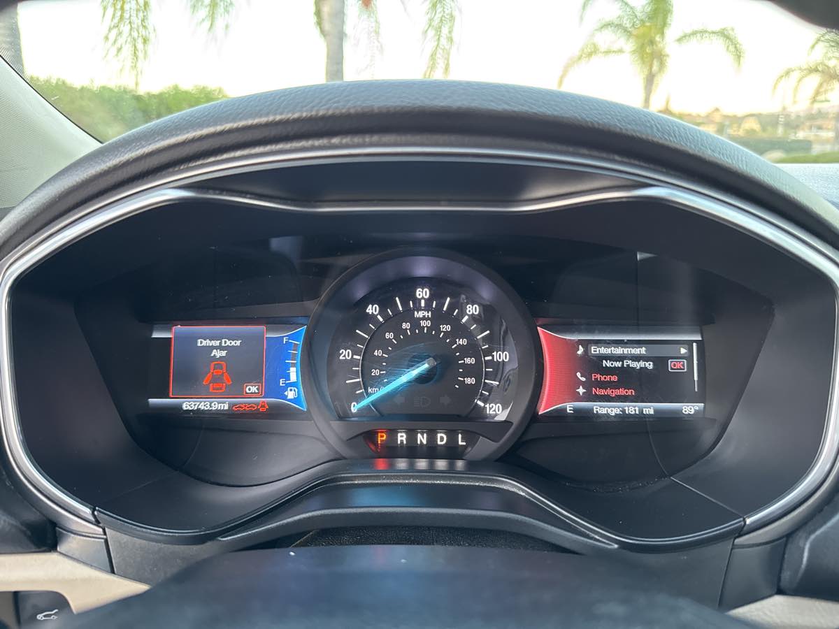 2020 Ford Fusion Hybrid SE photo 24