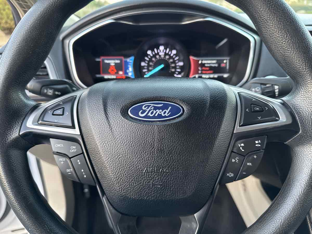 2020 Ford Fusion Hybrid SE photo 27
