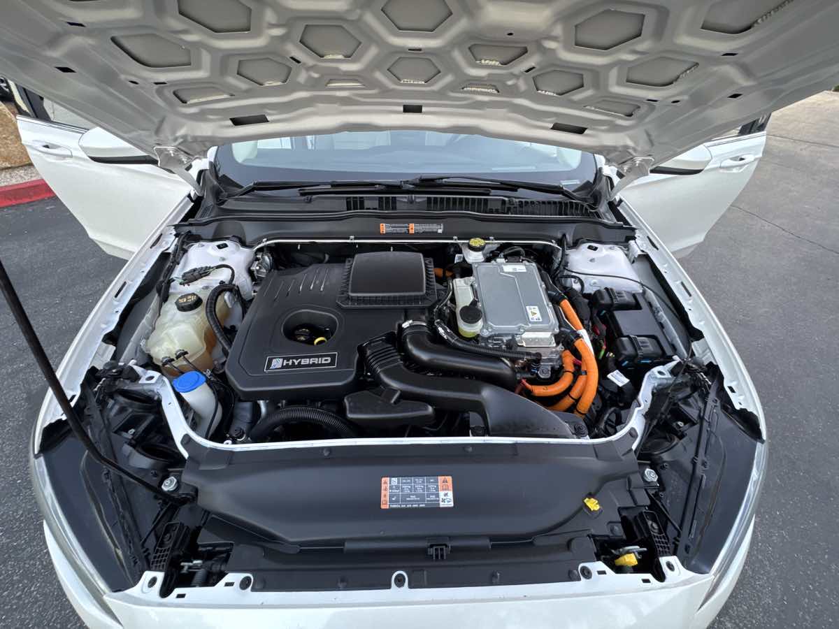 2020 Ford Fusion Hybrid SE photo 28