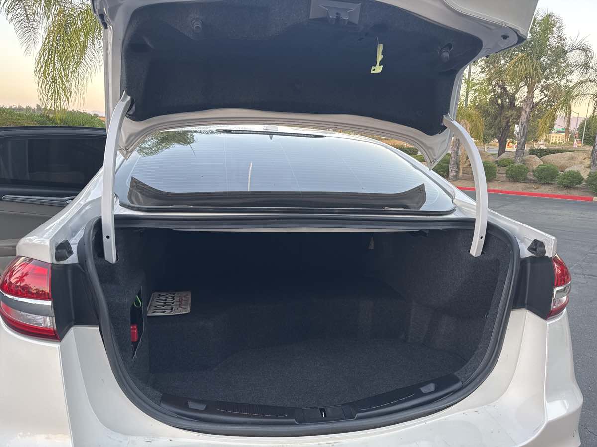 2020 Ford Fusion Hybrid SE photo 33