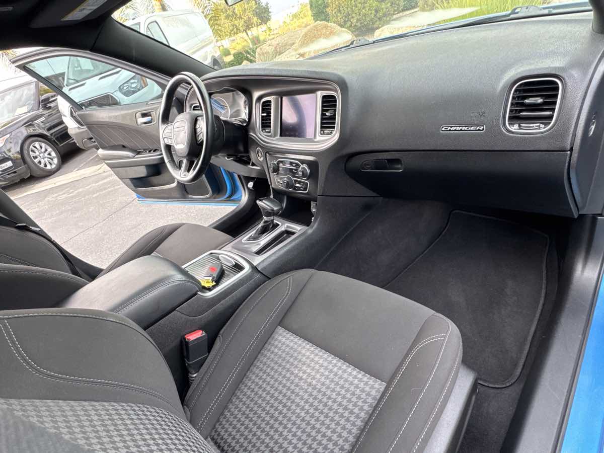 2023 Dodge Charger SXT photo 21