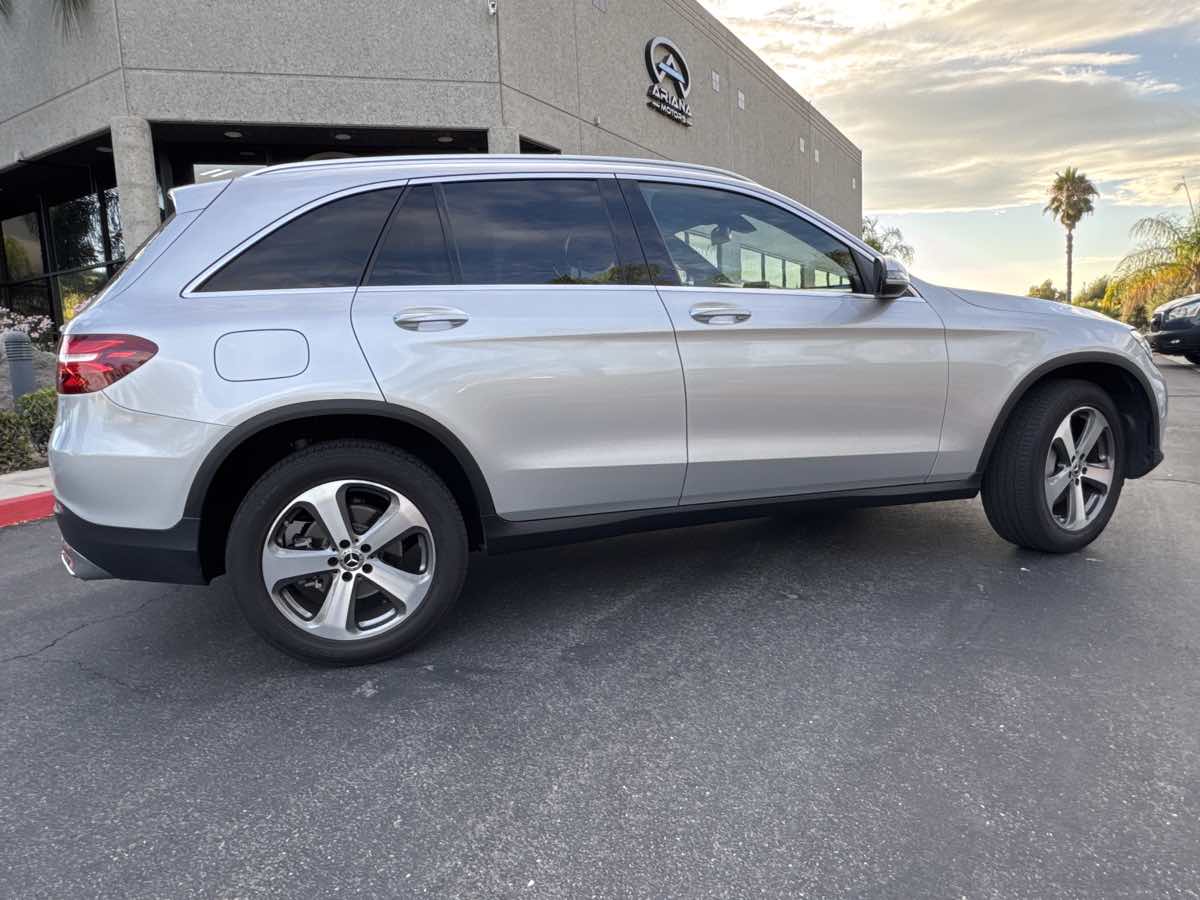 2019 Mercedes Benz GLC 300 photo 10