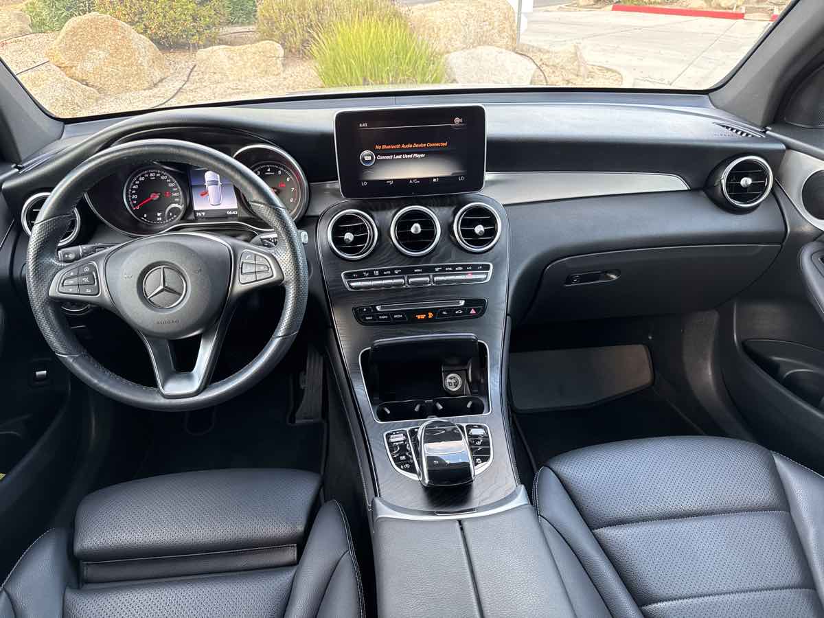 2019 Mercedes Benz GLC 300 photo 2