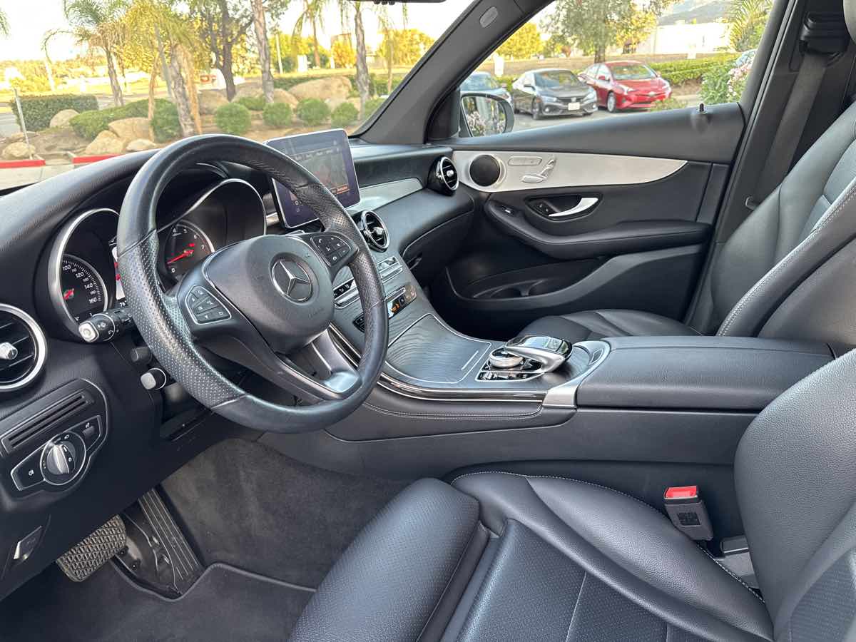 2019 Mercedes Benz GLC 300 photo 16