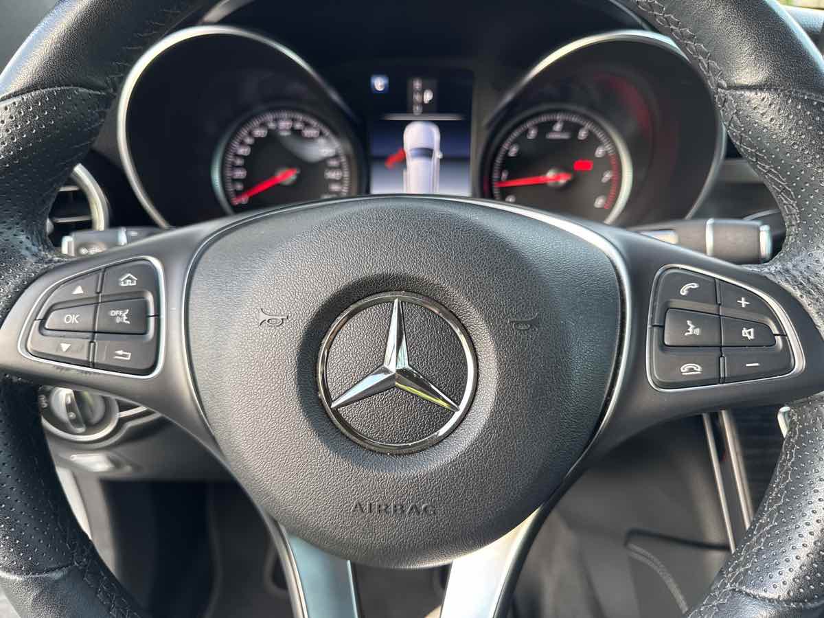 2019 Mercedes Benz GLC 300 photo 27