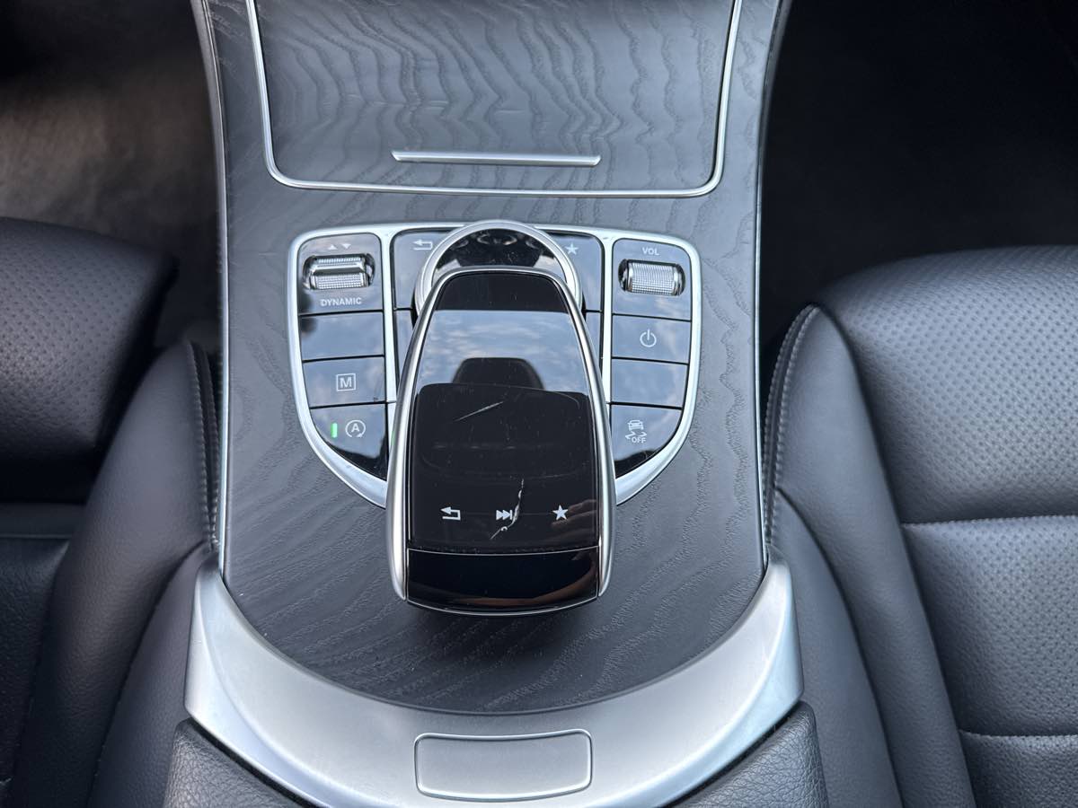 2019 Mercedes Benz GLC 300 photo 28