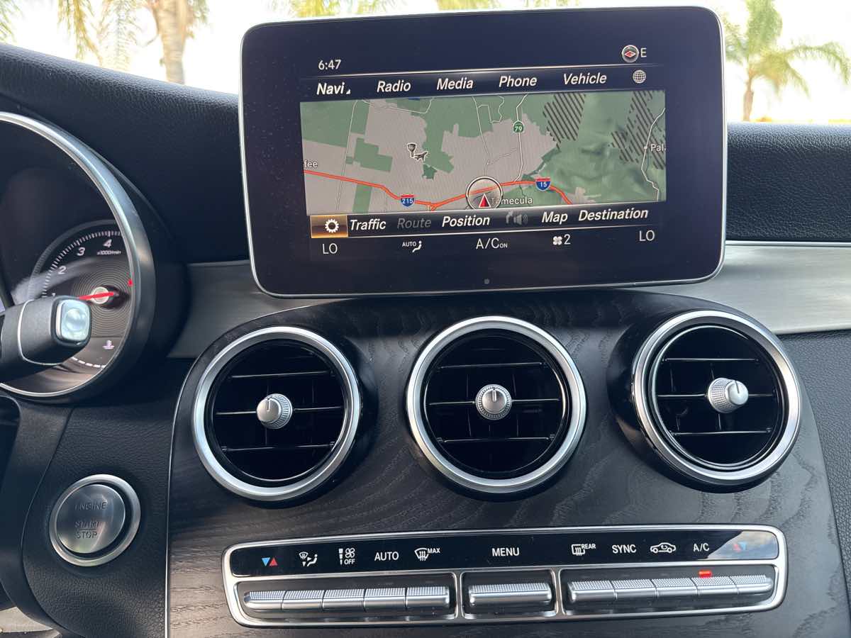 2019 Mercedes Benz GLC 300 photo 29