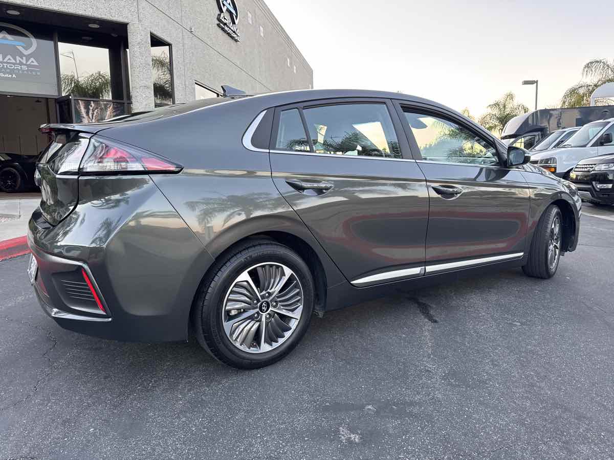 2021 Hyundai Ioniq Plug-In Hybrid SEL photo 4