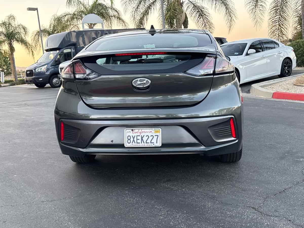 2021 Hyundai Ioniq Plug-In Hybrid SEL photo 14