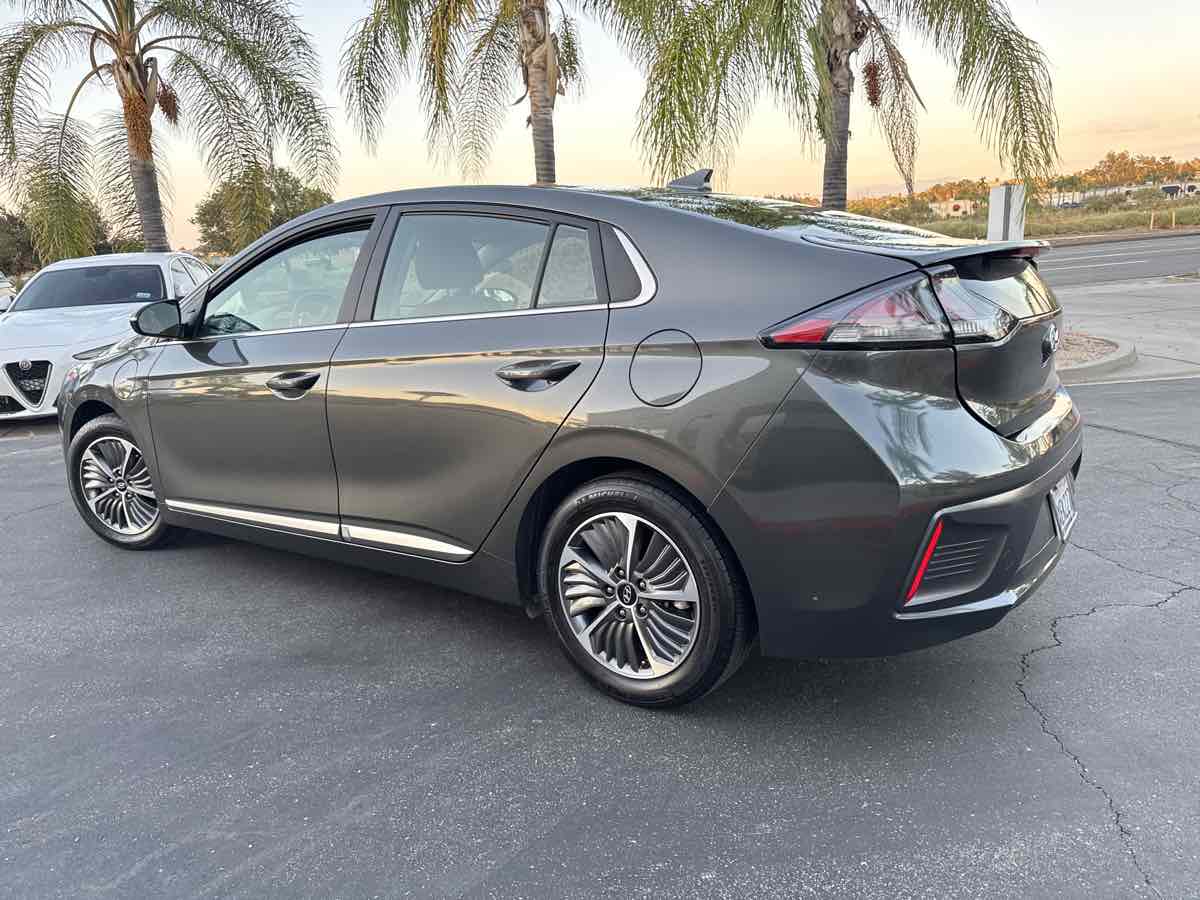 2021 Hyundai Ioniq Plug-In Hybrid SEL photo 13