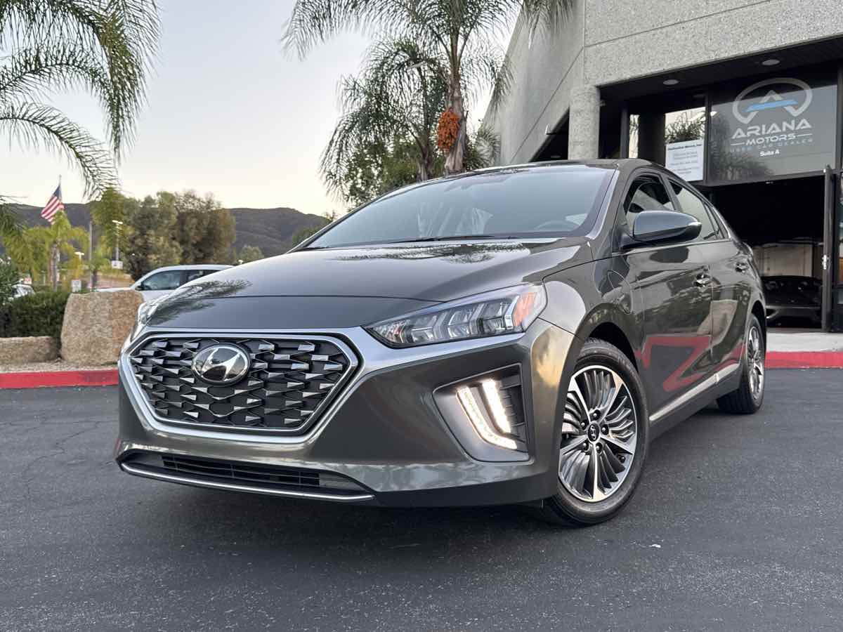 2021 Hyundai Ioniq Plug-In Hybrid SEL photo 2