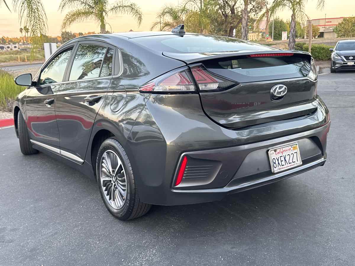 2021 Hyundai Ioniq Plug-In Hybrid SEL photo 12
