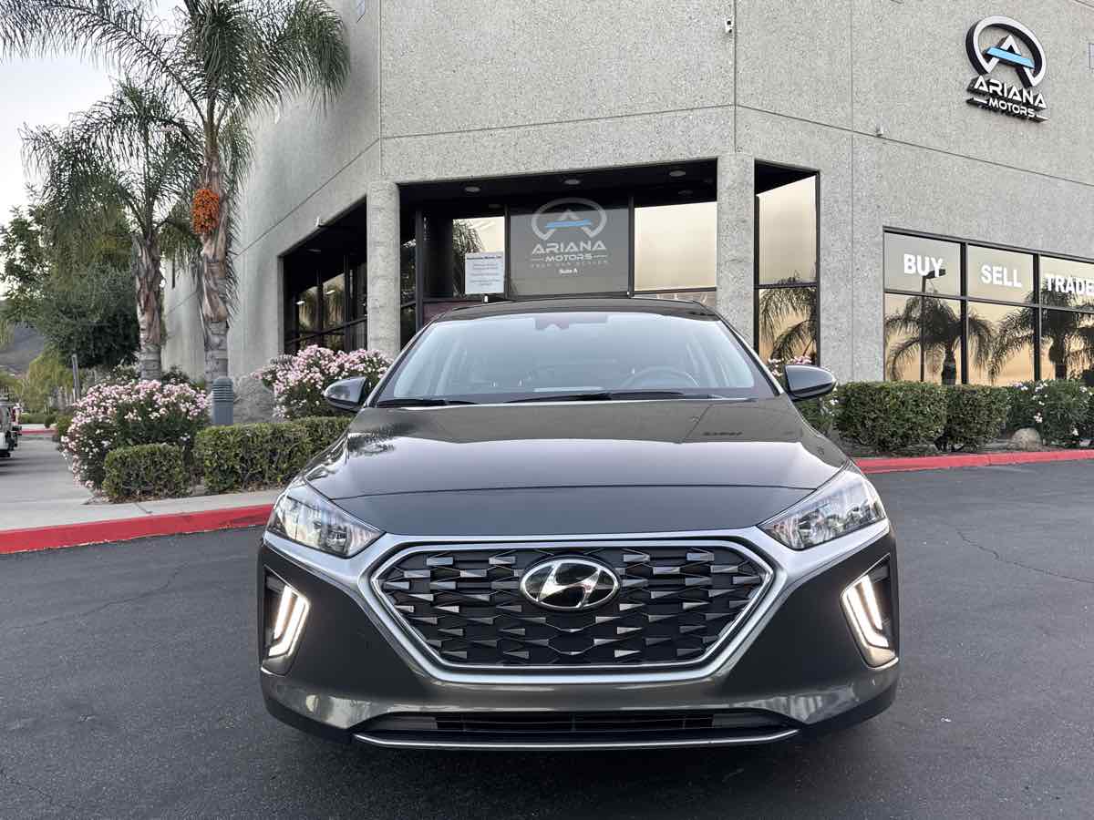 2021 Hyundai Ioniq Plug-In Hybrid SEL photo 6