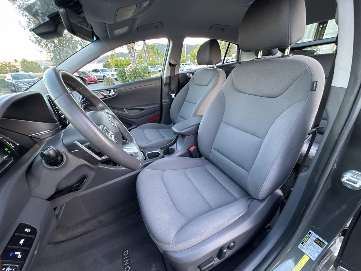 2021 Hyundai Ioniq Plug-In Hybrid SEL photo 21