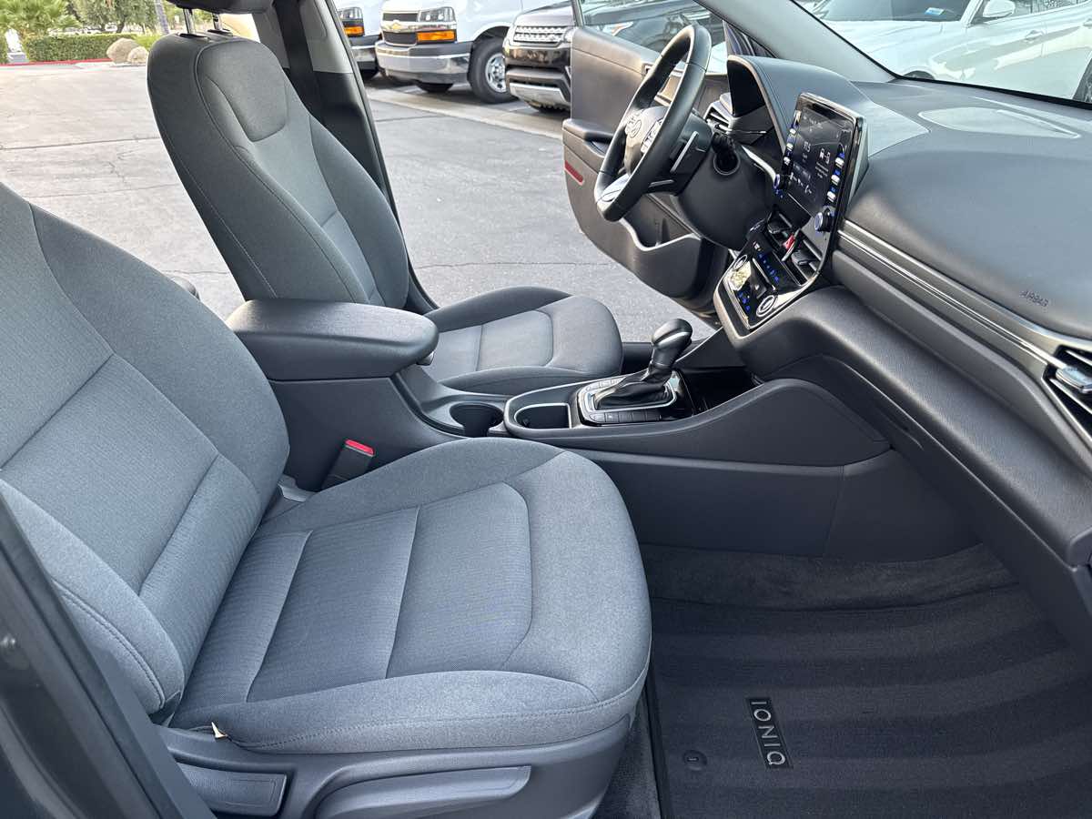 2021 Hyundai Ioniq Plug-In Hybrid SEL photo 24