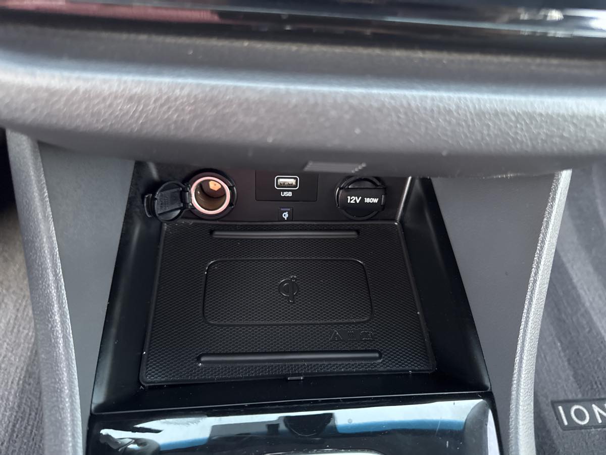 2021 Hyundai Ioniq Plug-In Hybrid SEL photo 34
