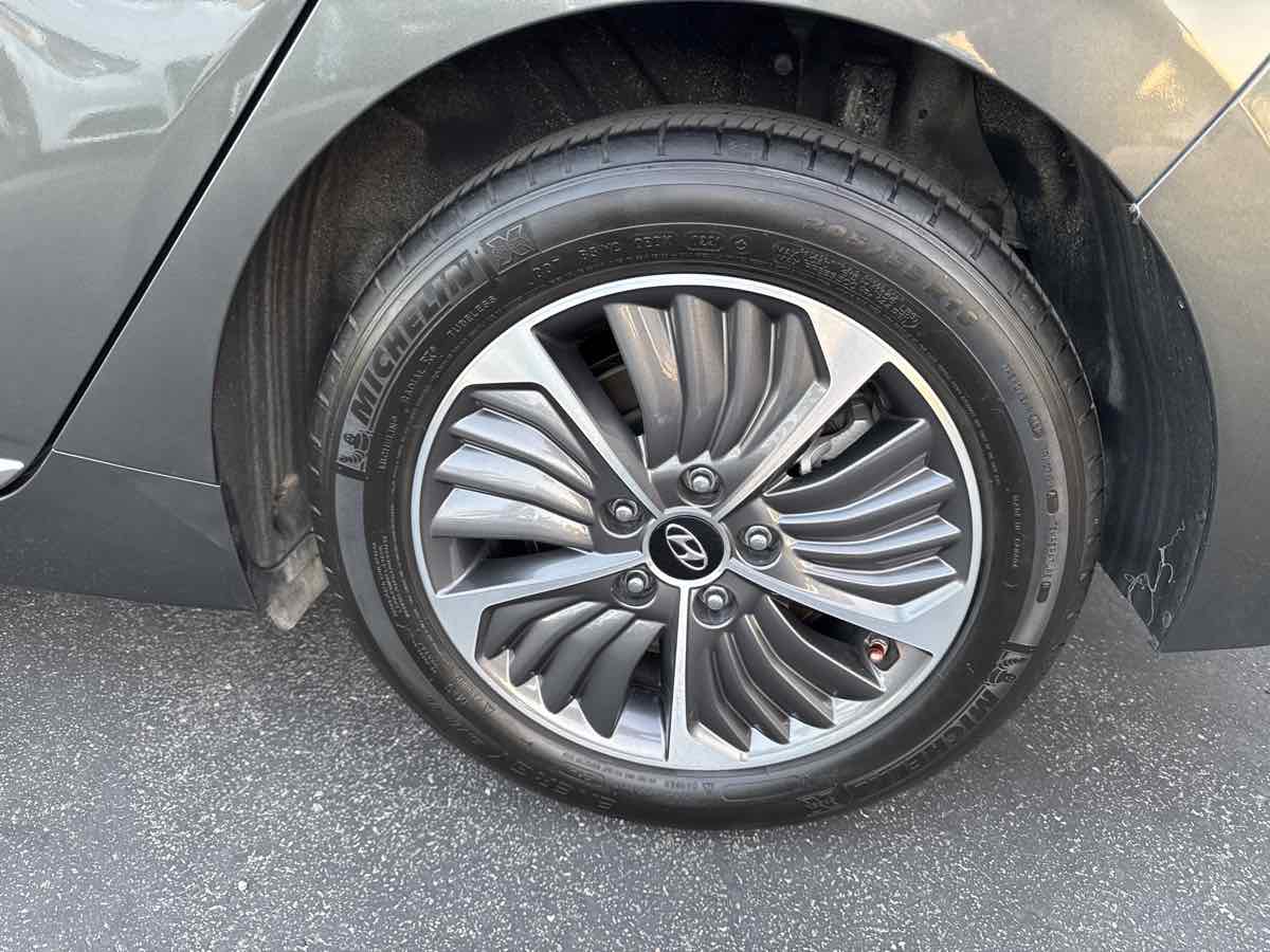 2021 Hyundai Ioniq Plug-In Hybrid SEL photo 42