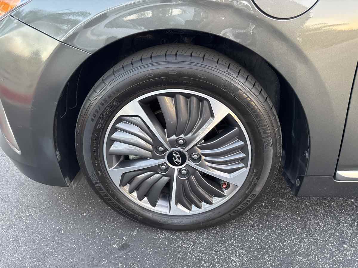 2021 Hyundai Ioniq Plug-In Hybrid SEL photo 43
