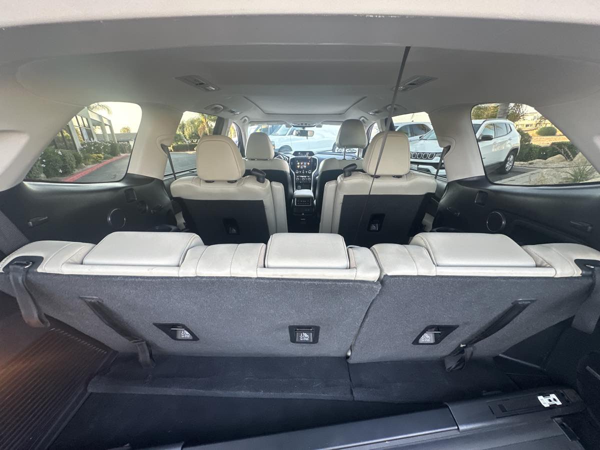 2022 Subaru Ascent Limited photo 37
