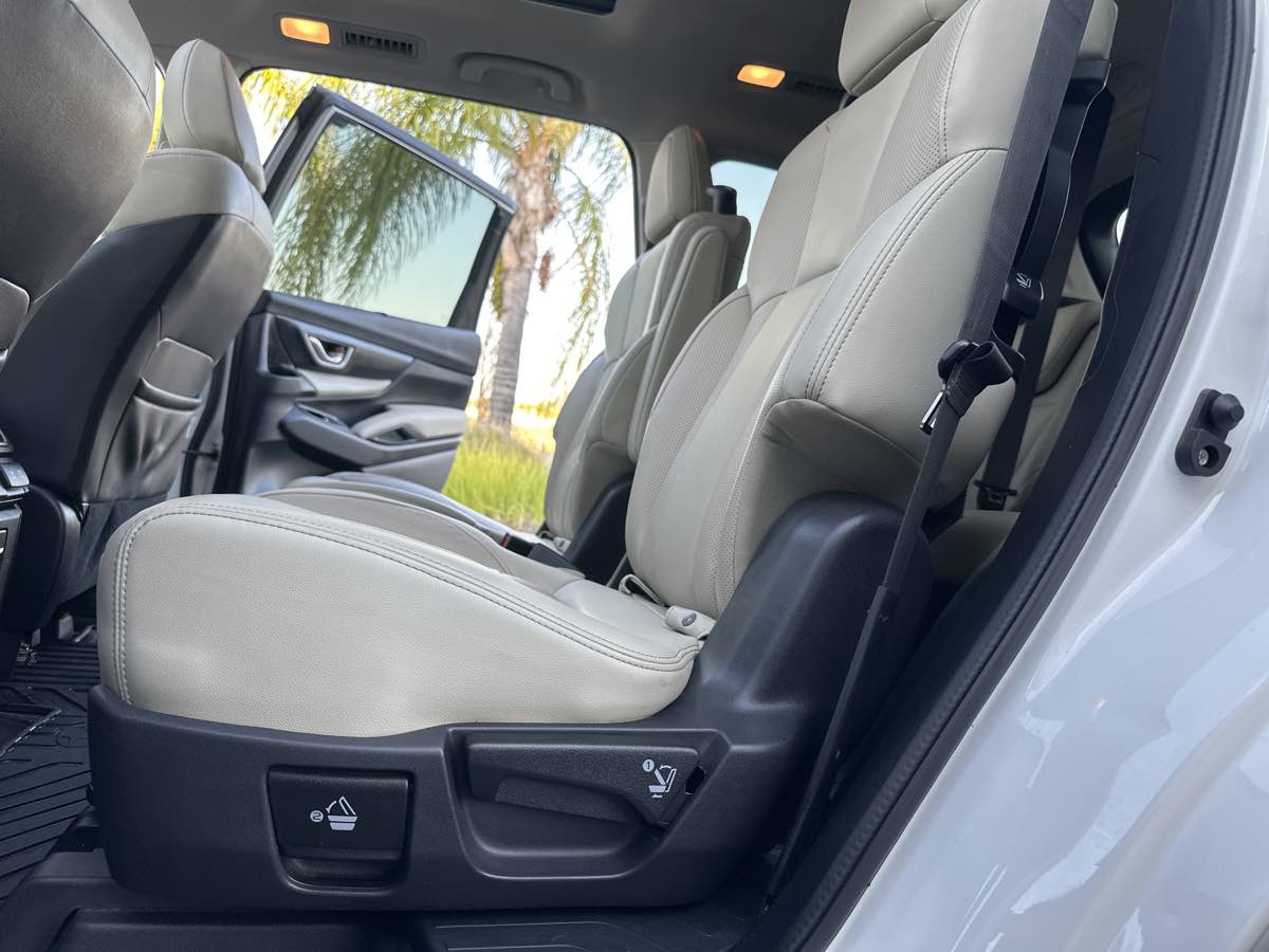 2022 Subaru Ascent Limited photo 21