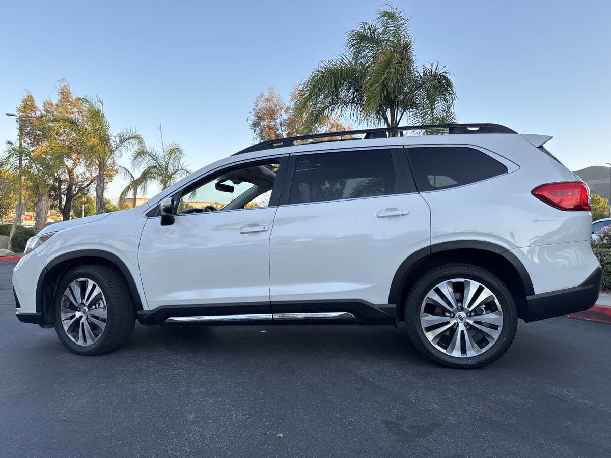 2022 Subaru Ascent Limited photo 7