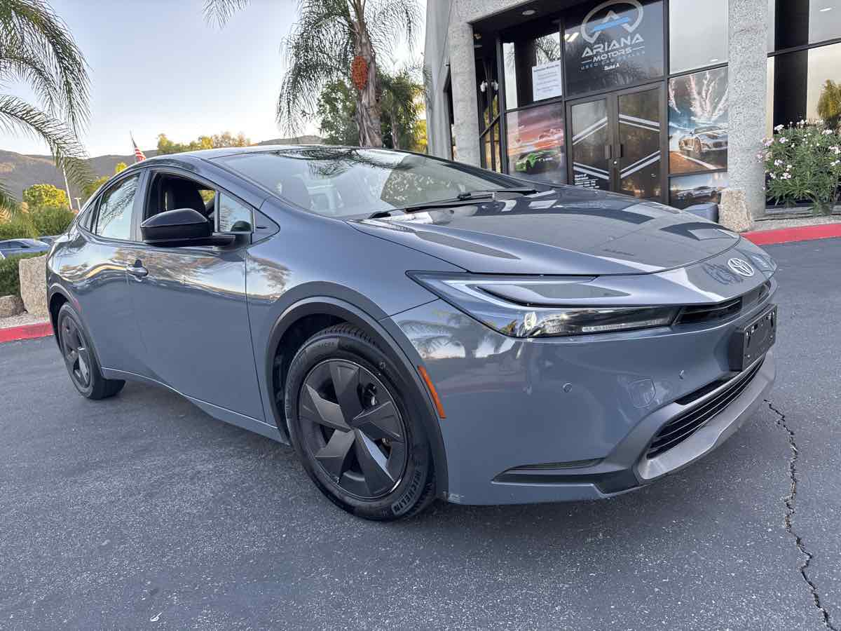 2024 Toyota Prius LE photo 6