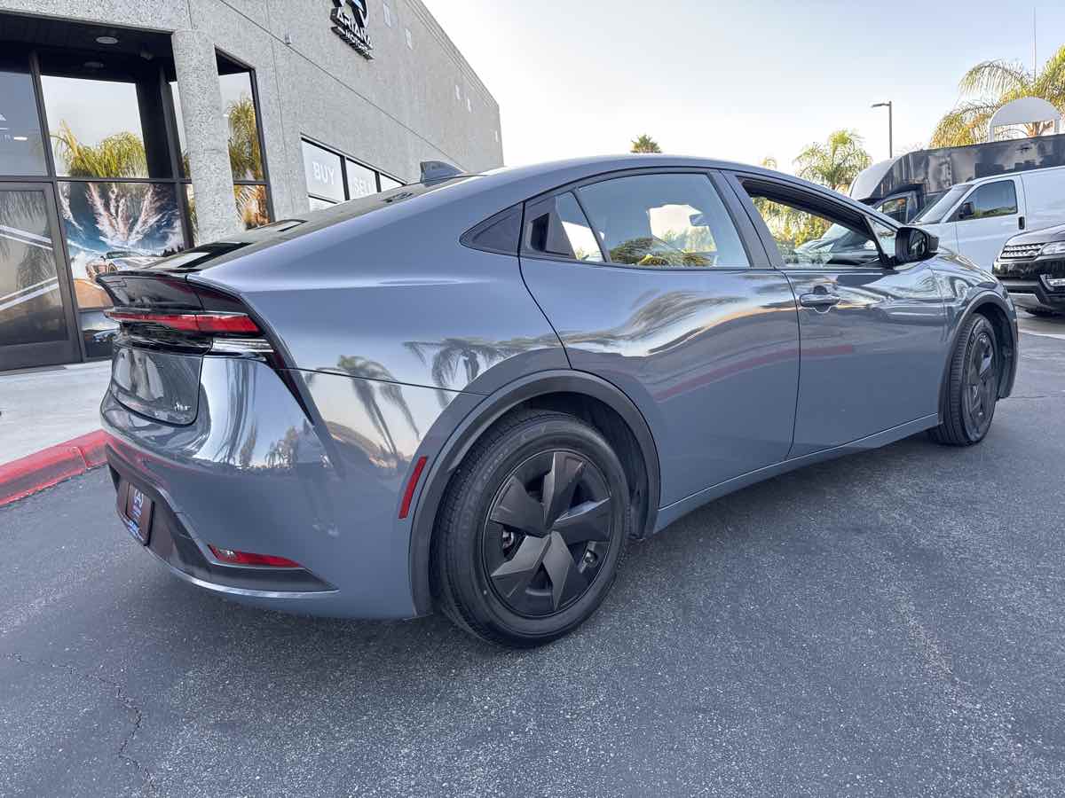 2024 Toyota Prius LE photo 4