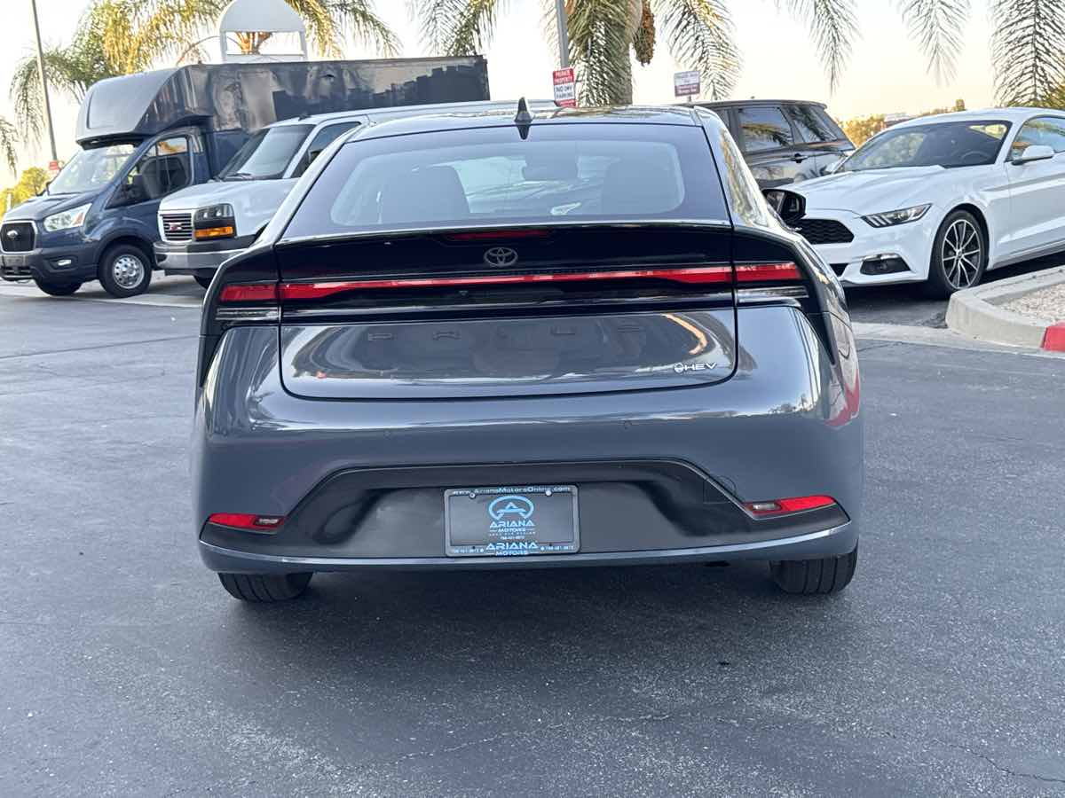2024 Toyota Prius LE photo 10