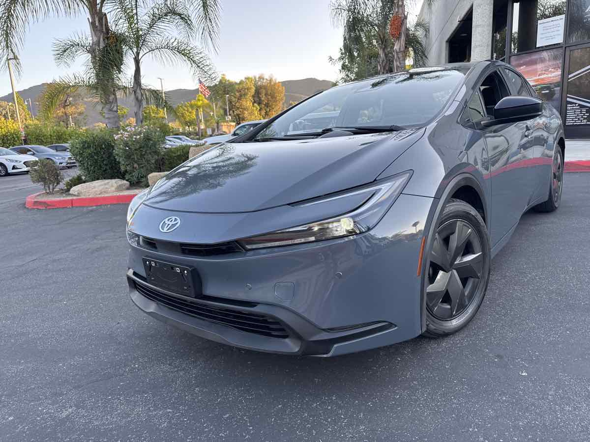 2024 Toyota Prius LE photo 11