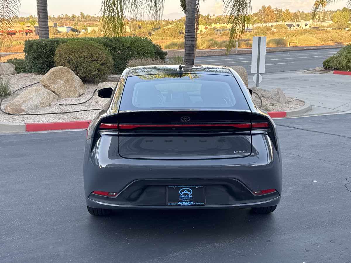 2024 Toyota Prius LE photo 18