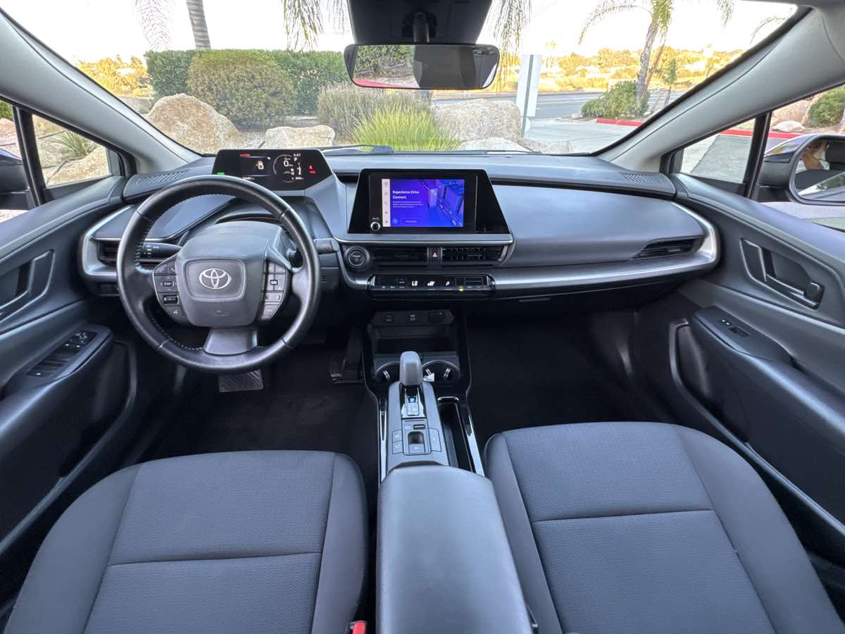 2024 Toyota Prius LE photo 3