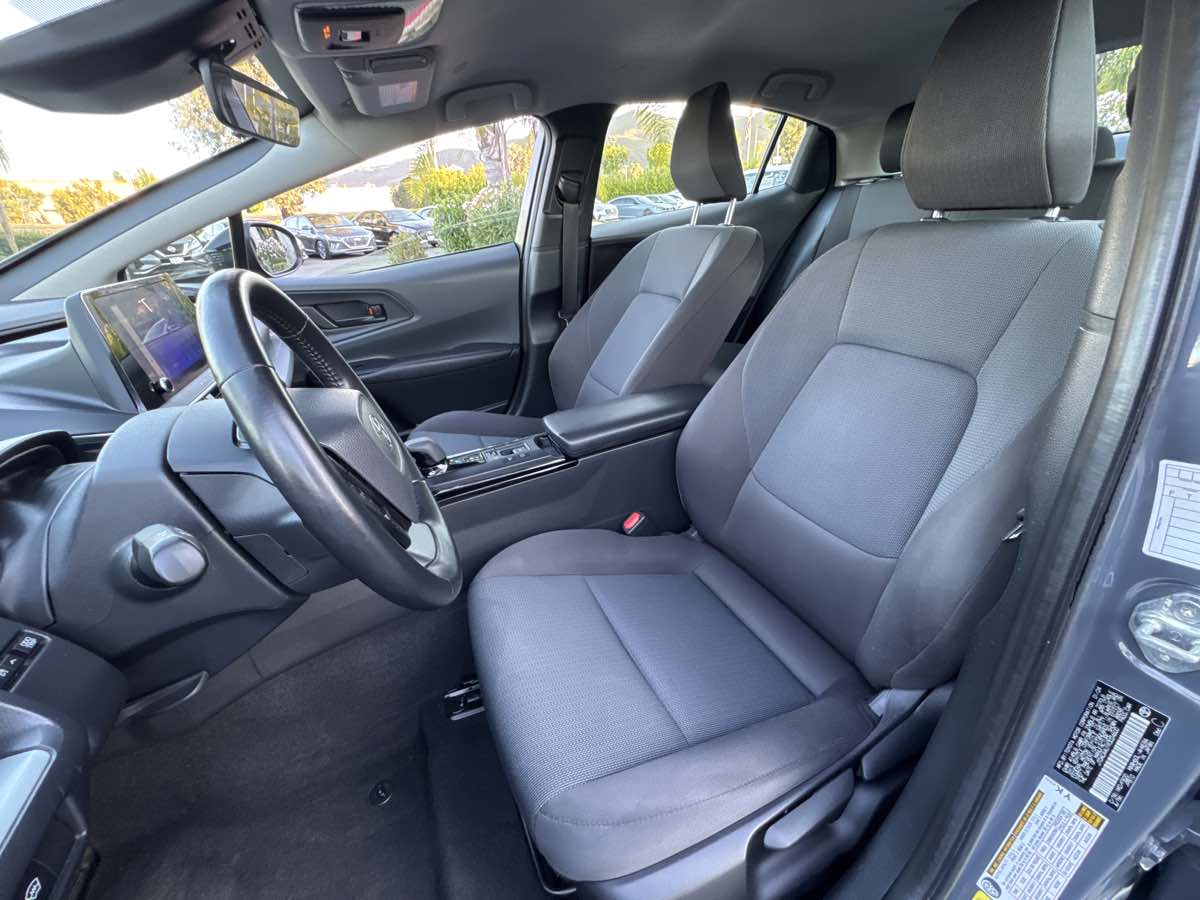2024 Toyota Prius LE photo 20