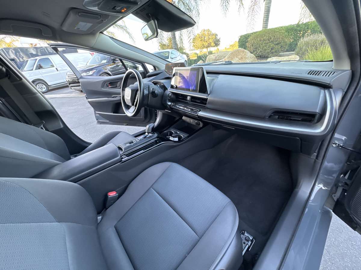2024 Toyota Prius LE photo 23