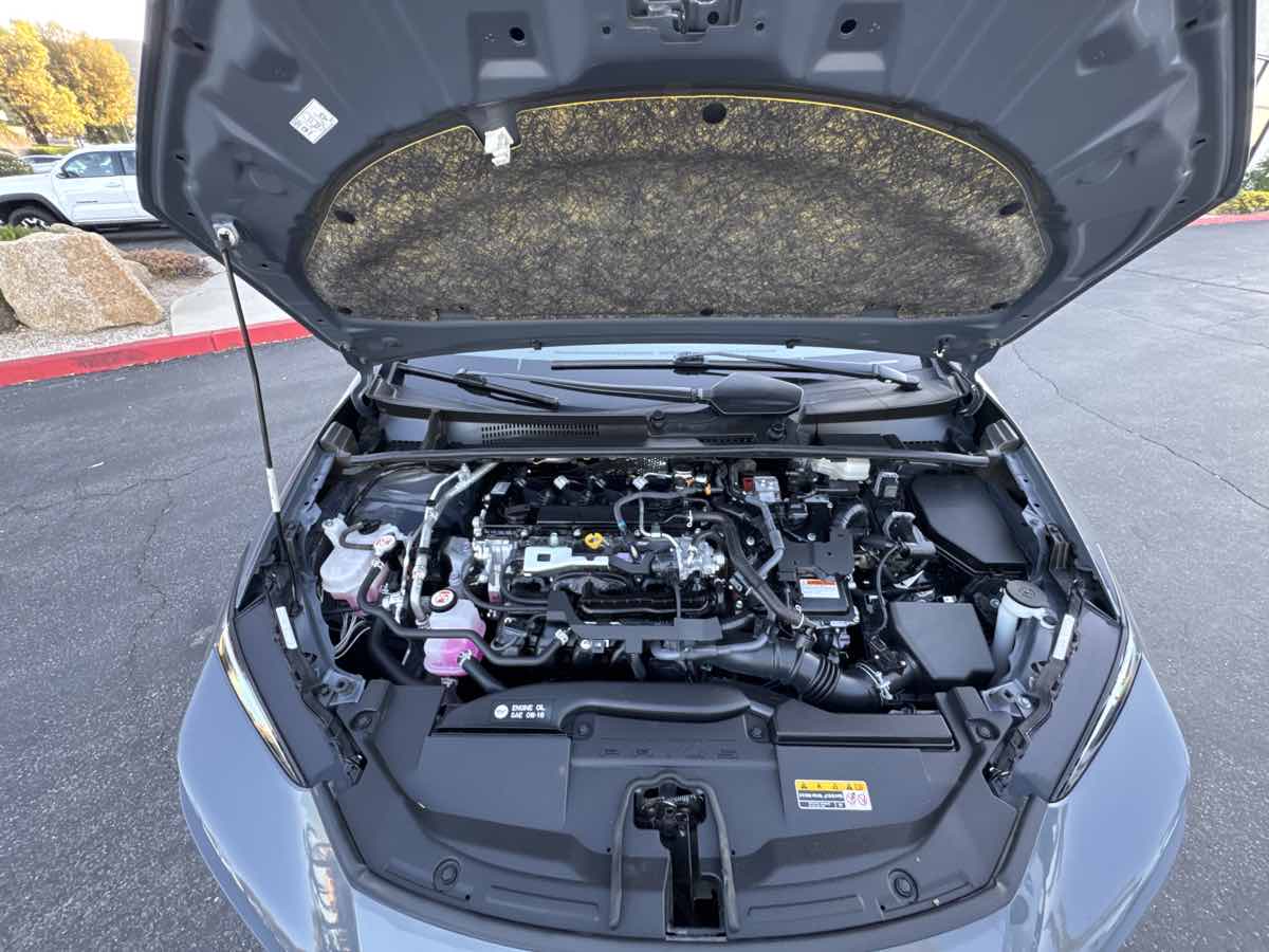 2024 Toyota Prius LE photo 33